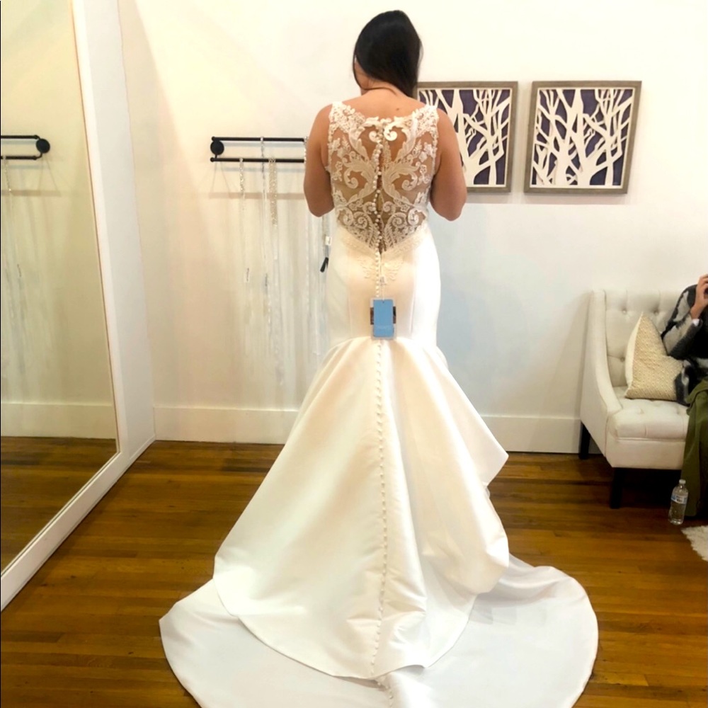 Wedding dress